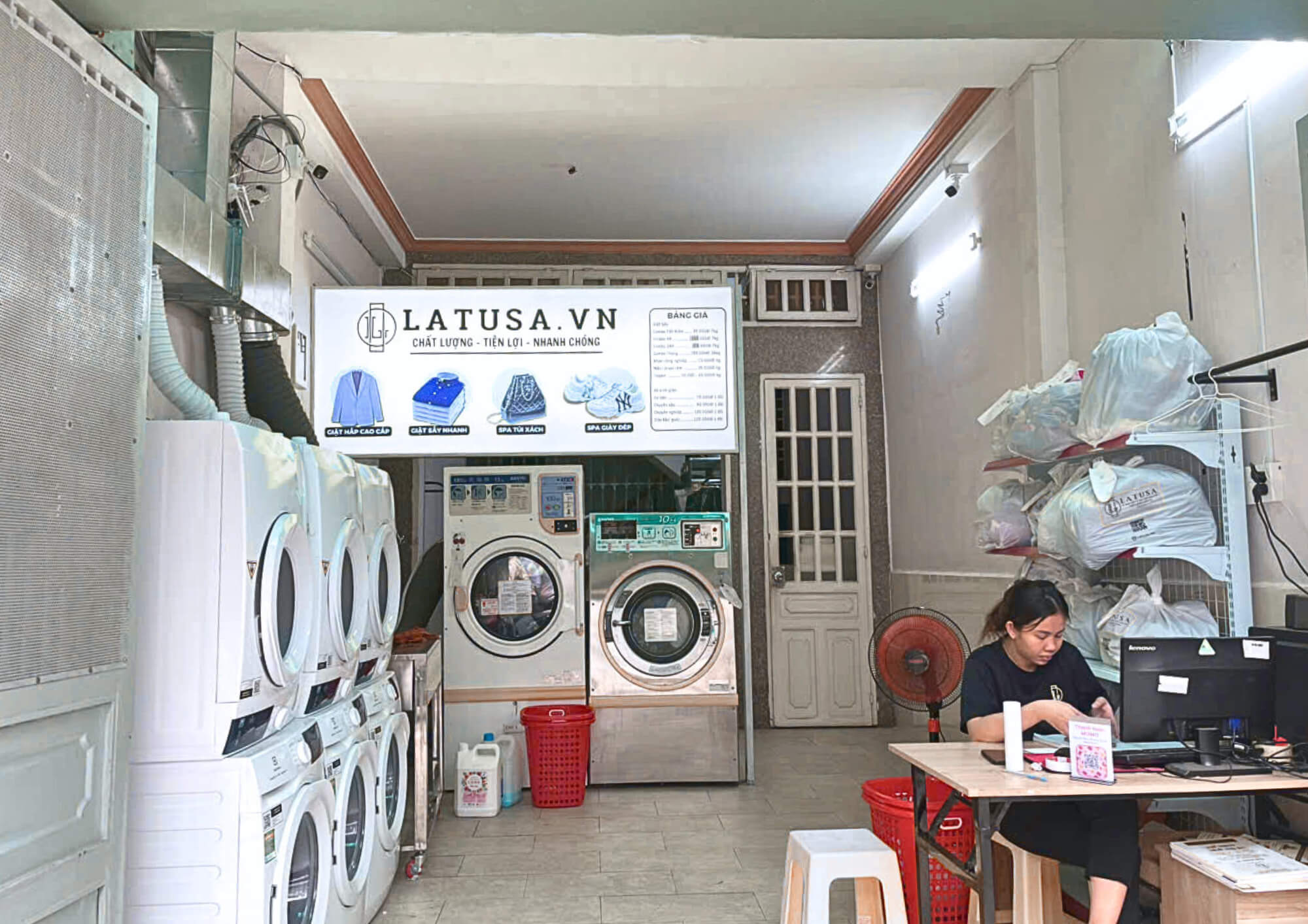 Cửa hàng giặt sấy Latusa