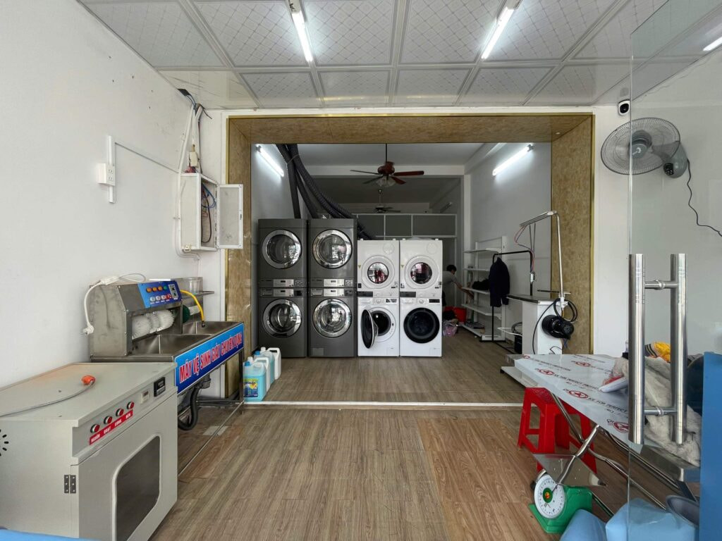 Tiệm giặt ủi quy mô nhỏ