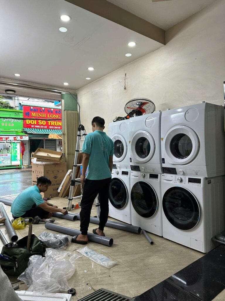 Nhân viên Giặt sấy Áo Mây setup tiệm giặt mới